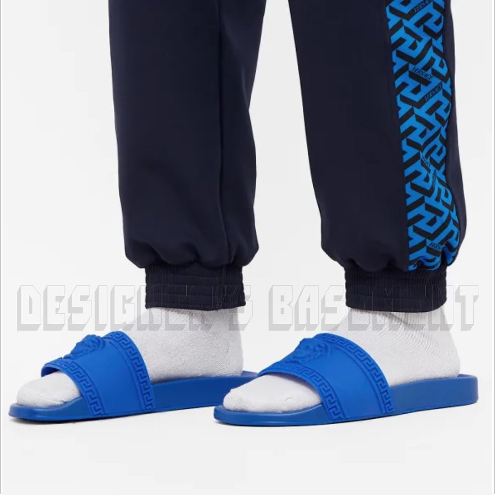 VERSACE men 41 EU - 8 US Royal Blue Rubber Medusa head FLIP-FLOP slide sandals - Picture 4 of 11